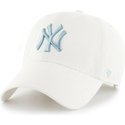 casquette-courbee-blanche-avec-logo-bleue-new-york-yankees-mlb-clean-up-47-brand
