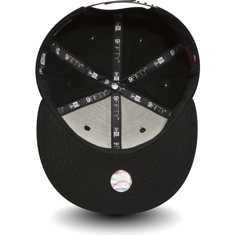 casquette-plate-noire-snapback-9fifty-white-on-black-new-york-yankees-mlb-new-era