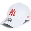 casquette-courbee-blanche-ajustable-avec-logo-rouge-9forty-league-essential-new-york-yankees-mlb-new-era