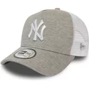 casquette-trucker-grise-et-blanche-a-frame-pull-essential-new-york-yankees-mlb-new-era