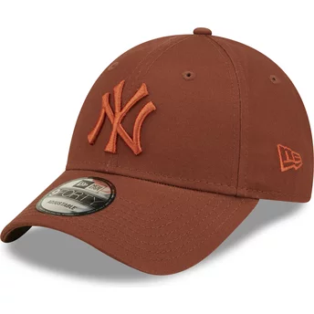 Casquette courbée marron ajustable avec logo marron 9FORTY League Essential New York Yankees MLB New Era
