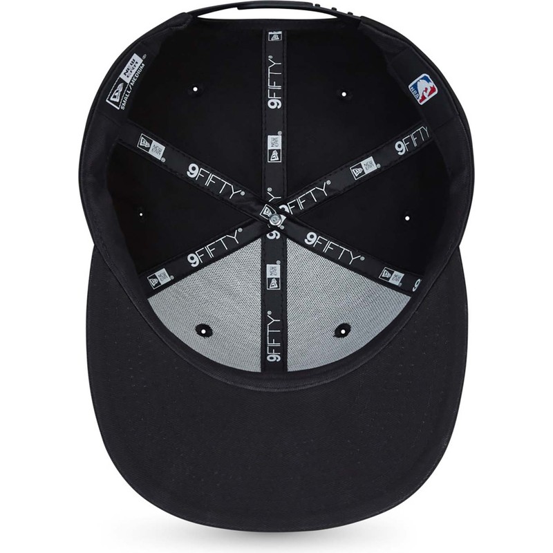 casquette-plate-noire-snapback-avec-logo-noir-9fifty-los-angeles-lakers-nba-new-era