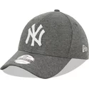 casquette-courbee-grise-ajustable-9forty-pull-new-york-yankees-mlb-new-era