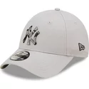 casquette-courbee-grise-ajustable-9forty-seasonal-infill-new-york-yankees-mlb-new-era
