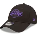 casquette-courbee-noire-ajustable-avec-logo-violet-9forty-neon-outline-los-angeles-lakers-nba-new-era