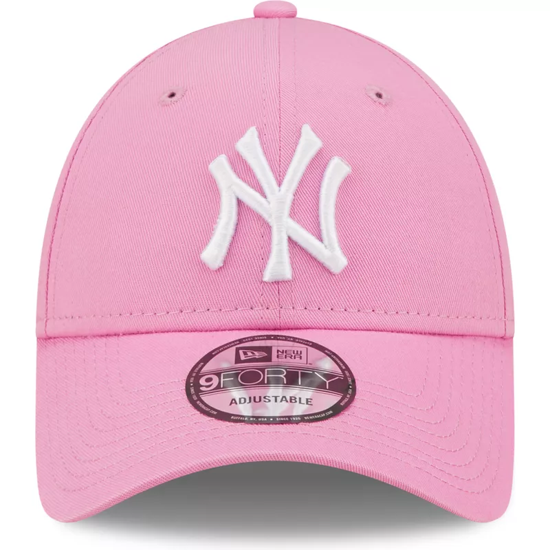casquette-courbee-rose-ajustable-avec-logo-blanc-9forty-league-essential-new-york-yankees-mlb-new-era