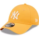 casquette-courbee-orange-claire-ajustable-9forty-league-essential-new-york-yankees-mlb-new-era