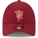 casquette-courbee-rouge-ajustable-avec-logo-rouge-9forty-seasonal-manchester-united-football-club-premier-league-new-era