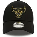 casquette-courbee-noire-ajustable-9forty-metallic-badge-chicago-bulls-nba-new-era
