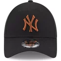 casquette-courbee-noire-ajustable-avec-logo-marron-9forty-league-essential-new-york-yankees-mlb-new-era