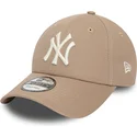 casquette-courbee-marron-claire-ajustable-9forty-league-essential-new-york-yankees-mlb-new-era