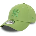 casquette-courbee-verte-ajustable-avec-logo-vert-9forty-league-essential-new-york-yankees-mlb-new-era