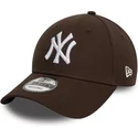 casquette-courbee-marron-fonce-ajustable-9forty-league-essential-new-york-yankees-mlb-new-era