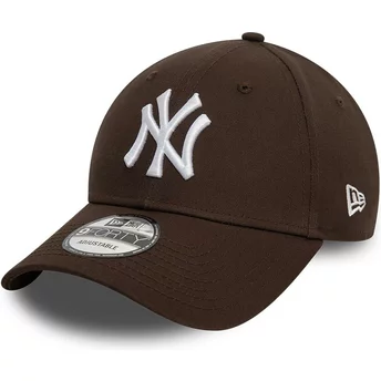 Casquette courbée marron foncé ajustable 9FORTY League Essential New York Yankees MLB New Era