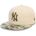 casquette-plate-beige-snapback-avec-logo-vert-pour-enfant-9fifty-contrast-new-york-yankees-mlb-new-era