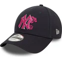 casquette-courbee-bleue-marine-ajustable-avec-logo-rose-9forty-flower-icon-new-york-yankees-mlb-new-era