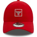 casquette-courbee-rouge-ajustable-9forty-metallic-patch-chicago-bulls-nba-new-era