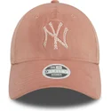 casquette-courbee-rose-ajustable-pour-femme-9forty-velour-diamante-new-york-yankees-mlb-new-era