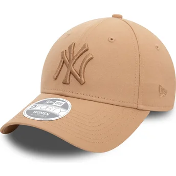 Casquette courbée beige ajustable pour femme avec logo beige 9FORTY League Essential New York Yankees MLB New Era