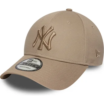 Casquette courbée marron claire ajustable avec logo marron 9FORTY League Essential New York Yankees MLB New Era