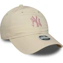 casquette-courbee-beige-ajustable-pour-femme-avec-logo-rose-9twenty-contrast-stitch-new-york-yankees-mlb-new-era