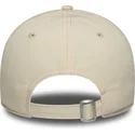 casquette-courbee-beige-ajustable-pour-femme-avec-logo-rose-9twenty-contrast-stitch-new-york-yankees-mlb-new-era