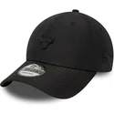 casquette-courbee-noire-ajustable-9forty-pin-chicago-bulls-nba-new-era