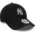 casquette-courbee-noire-ajustable-9forty-winter-borg-new-york-yankees-mlb-new-era