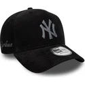 casquette-courbee-noire-ajustable-9forty-e-frame-cord-new-york-yankees-mlb-new-era
