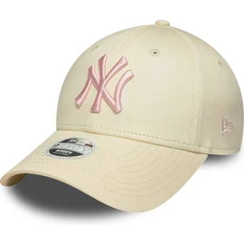 Casquette courbée beige ajustable pour femme avec logo rose 9FORTY League Essential New York Yankees MLB New Era