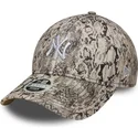 casquette-courbee-grise-ajustable-pour-femme-9forty-snake-new-york-yankees-mlb-new-era