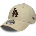 casquette-courbee-beige-ajustable-avec-logo-marron-9forty-league-essential-los-angeles-dodgers-mlb-new-era