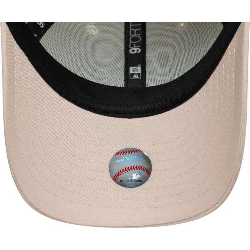 casquette-courbee-beige-et-rose-ajustable-pour-enfant-9forty-league-essential-los-angeles-dodgers-mlb-new-era