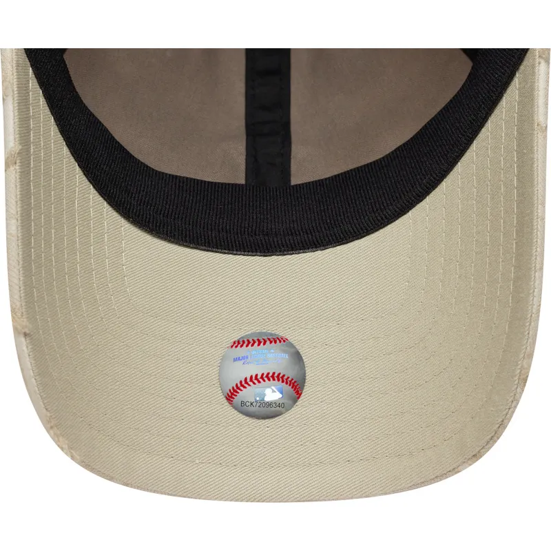 casquette-courbee-beige-ajustable-avec-logo-beige-9twenty-img-floral-new-york-yankees-mlb-new-era