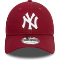 casquette-courbee-rouge-fonce-ajustable-9twenty-league-essential-new-york-yankees-mlb-new-era