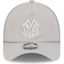 casquette-trucker-grise-avec-logo-grise-9forty-apex-batting-practice-new-york-yankees-mlb-new-era