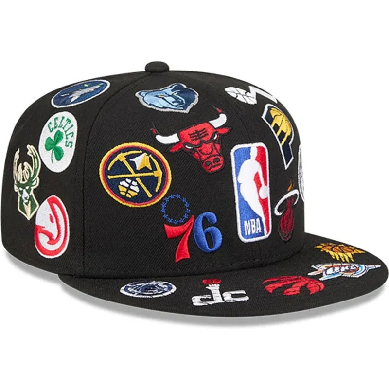 casquette-plate-noire-ajustee-59fifty-all-over-nba-new-era