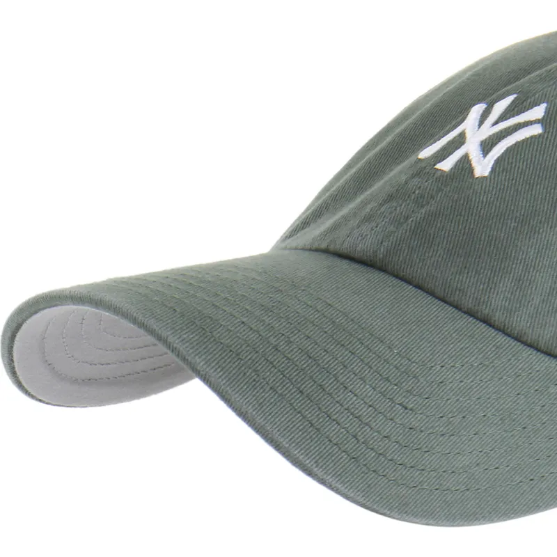 casquette-courbee-verte-ajustable-avec-logo-blanc-clean-up-base-runner-new-york-yankees-mlb-47-brand