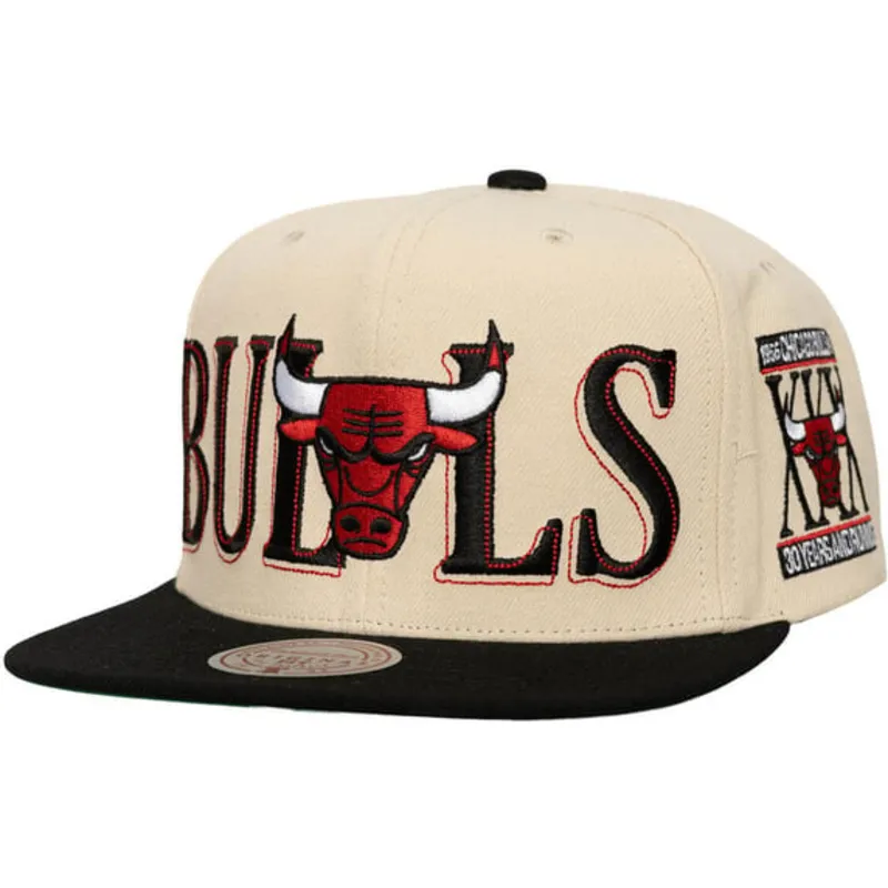 casquette-plate-noire-et-beige-snapback-across-the-board-chicago-bulls-nba-mitchell-ness