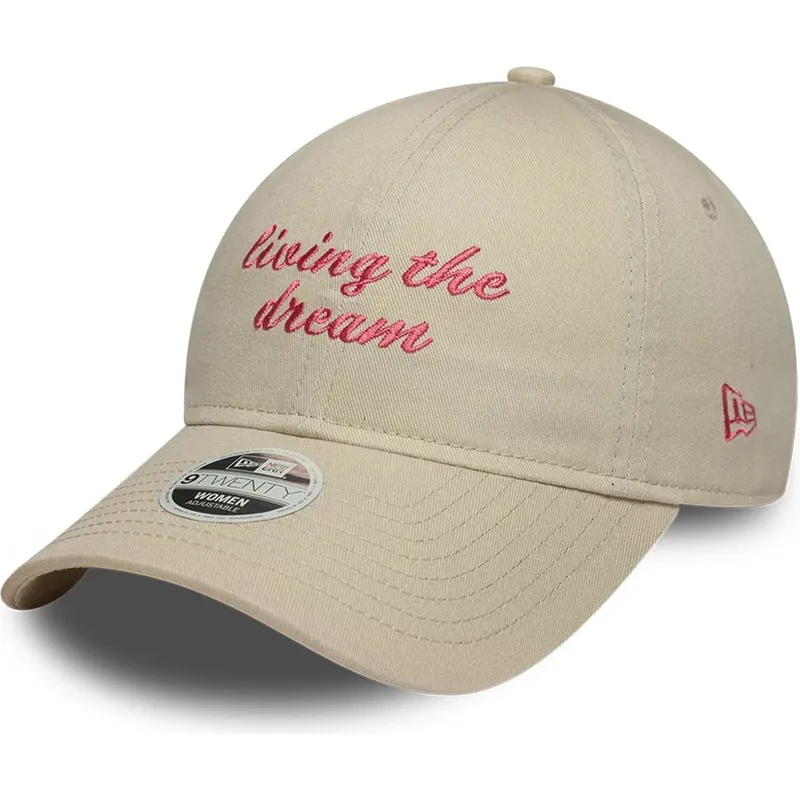 casquette-courbee-beige-ajustable-pour-femme-9twenty-living-the-dream-slogan-new-era