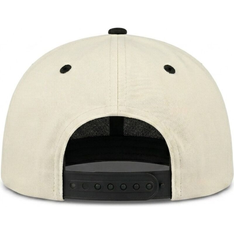 casquette-plate-beige-et-noire-snapback-nysky-skylines-the-snap-homenage casquette-plate-beige-et-noire-snapback-nysky-skylines-the-snap-homenage