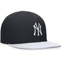 casquette-plate-bleue-marine-et-blanche-snapback-pour-enfant-dri-fit-pro-structured-square-bill-new-york-yankees-mlb-nike