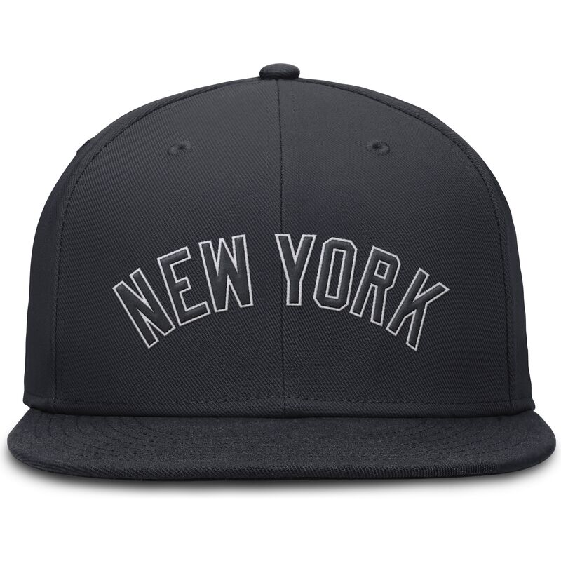casquette-plate-bleue-marine-ajustee-dri-fit-true-structured-round-bill-new-york-yankees-mlb-nike