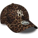 casquette-courbee-leopard-ajustable-pour-femme-9forty-lionpard-cosy-new-york-yankees-mlb-new-era
