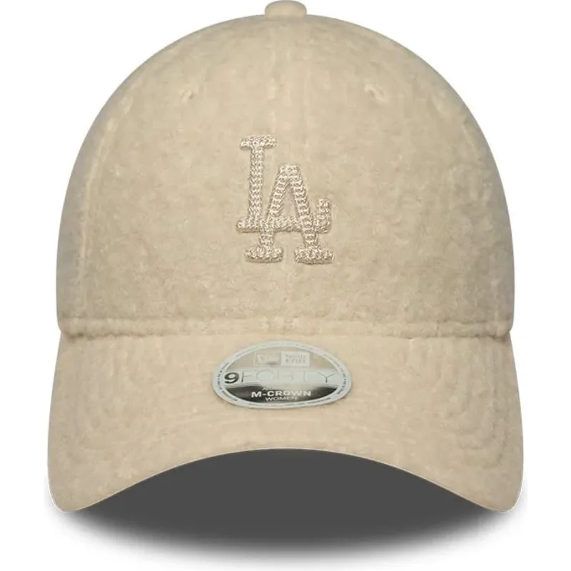 casquette-courbee-beige-snapback-pour-femme-avec-logo-beige-9forty-m-crown-winter-borg-los-angeles-dodgers-mlb-new-era casquette-courbee-beige-snapback-pour-femme-avec-logo-beige-9forty-m-crown-winter-borg-los-angeles-dodgers-mlb-new-era