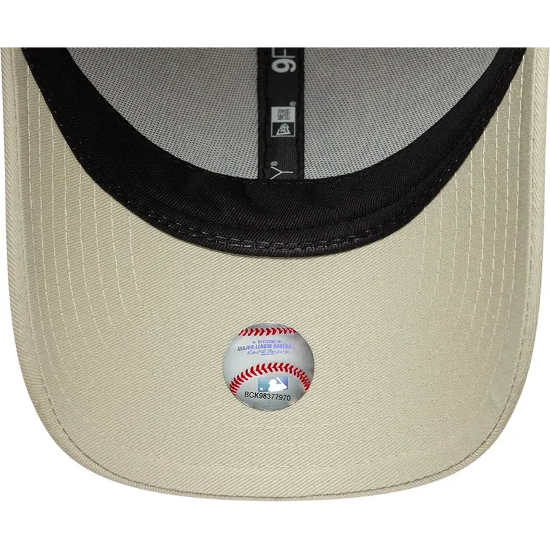 casquette-courbee-beige-ajustable-avec-logo-marron-9forty-faux-pony-infill-los-angeles-dodgers-mlb-new-era casquette-courbee-beige-ajustable-avec-logo-marron-9forty-faux-pony-infill-los-angeles-dodgers-mlb-new-era