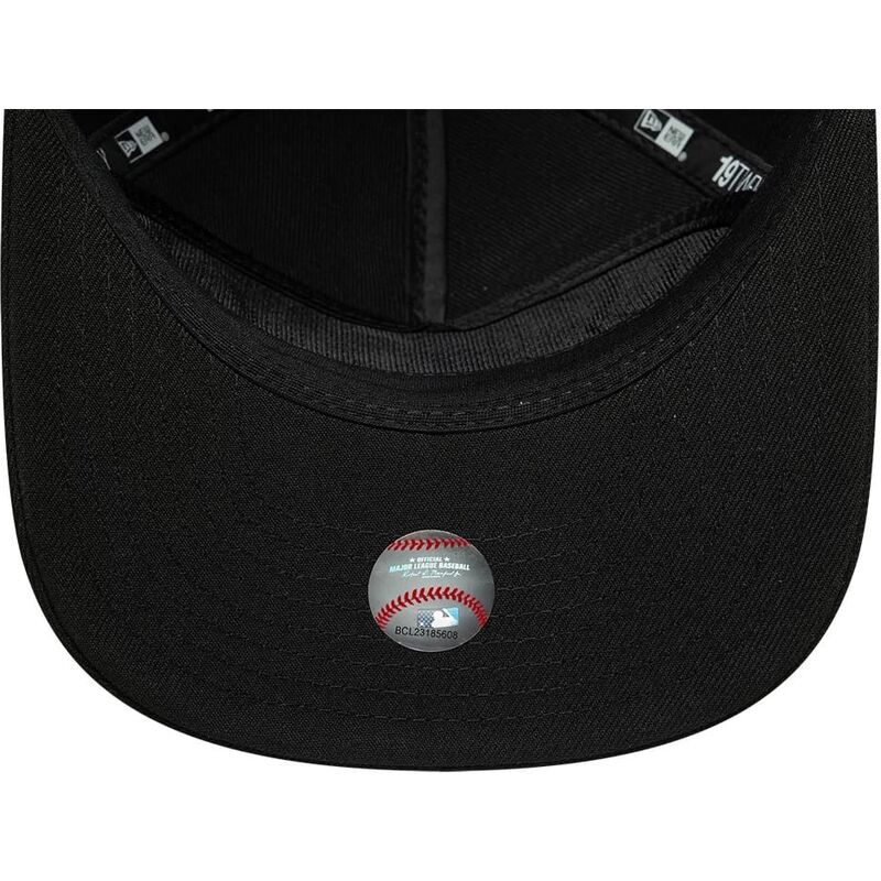 casquette-courbee-noire-snapback-19twenty-graphic-new-york-yankees-mlb-new-era casquette-courbee-noire-snapback-19twenty-graphic-new-york-yankees-mlb-new-era