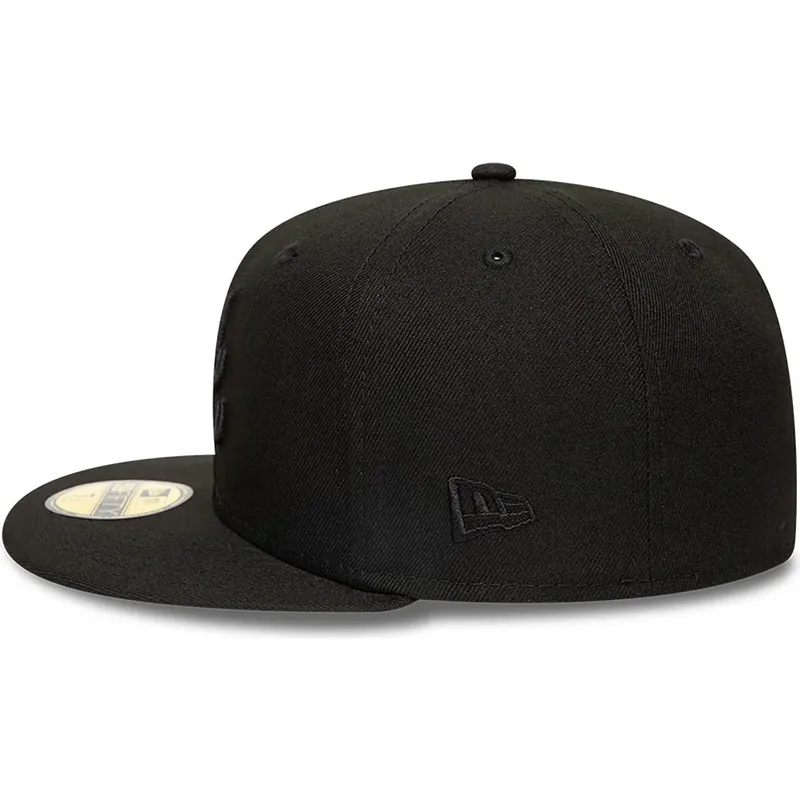 casquette-plate-noire-ajustee-avec-logo-noir-59fifty-atlanta-braves-mlb-new-era casquette-plate-noire-ajustee-avec-logo-noir-59fifty-atlanta-braves-mlb-new-era