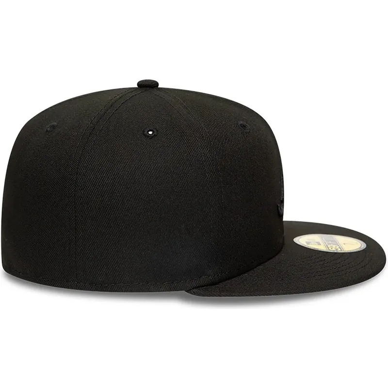 casquette-plate-noire-ajustee-avec-logo-noir-59fifty-atlanta-braves-mlb-new-era casquette-plate-noire-ajustee-avec-logo-noir-59fifty-atlanta-braves-mlb-new-era