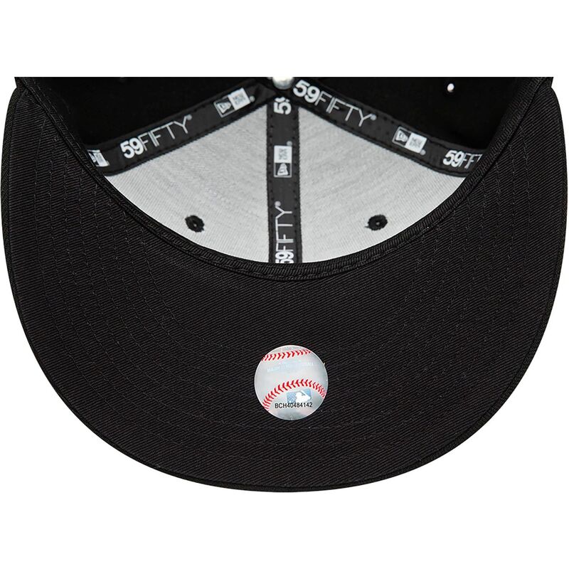 casquette-plate-noire-ajustee-avec-logo-noir-59fifty-atlanta-braves-mlb-new-era casquette-plate-noire-ajustee-avec-logo-noir-59fifty-atlanta-braves-mlb-new-era